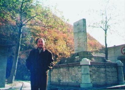 中方再次严正要求日本：立即归还中国！
唐鸿胪井碑可不是普通的石头，它是公元714