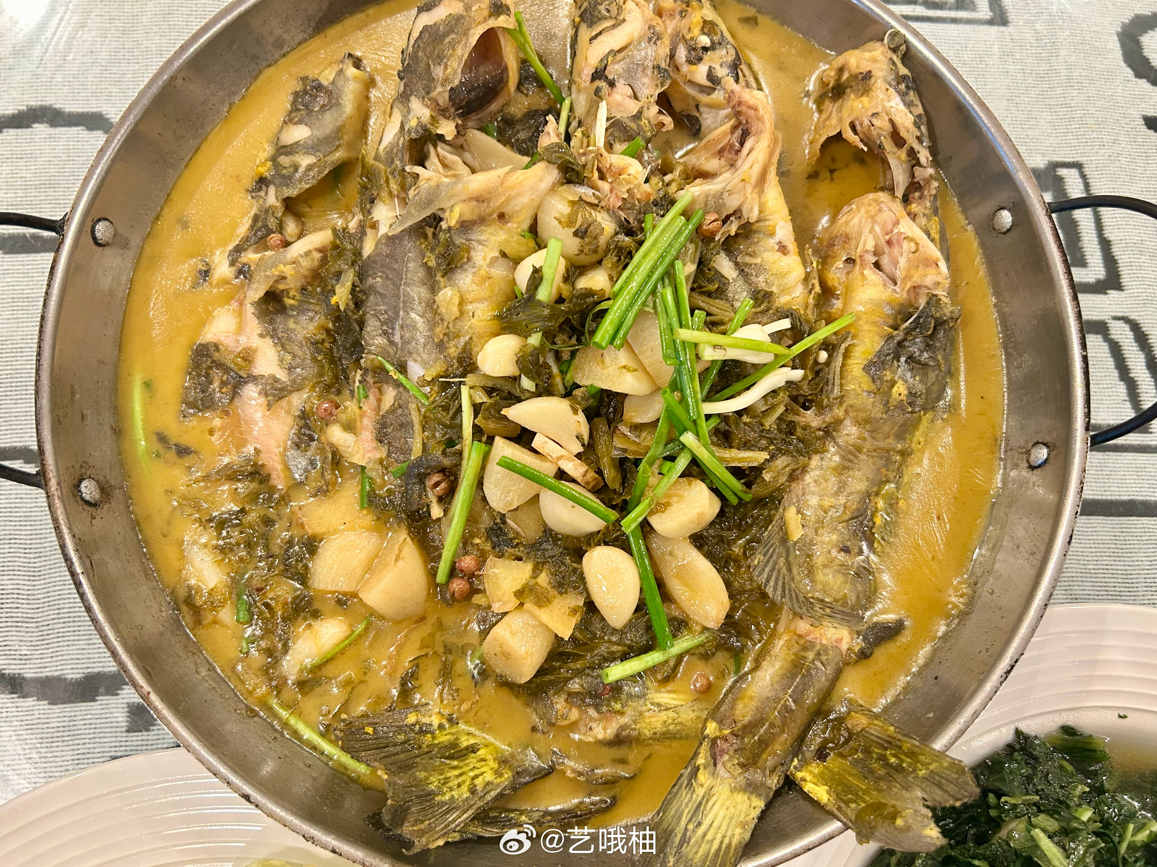 干饭啦！！！今天新东方做了一道…以前在安徽常吃的菜。苦麦菜（长得像莴笋叶子）酸菜