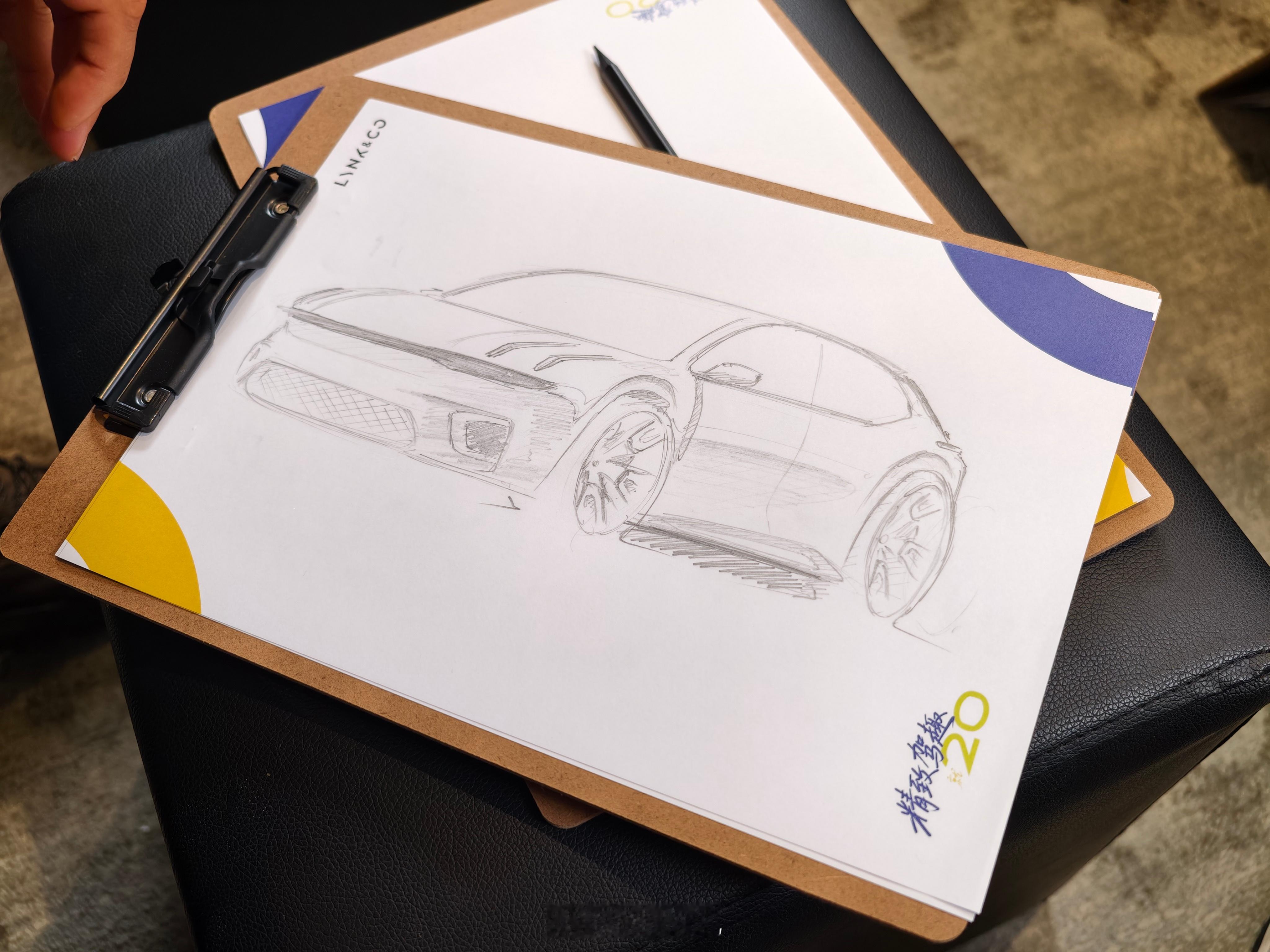 和老师一起参加workshop只听旁边唰唰唰的铅笔与纸张摩擦的声音扭头一看，嚯，