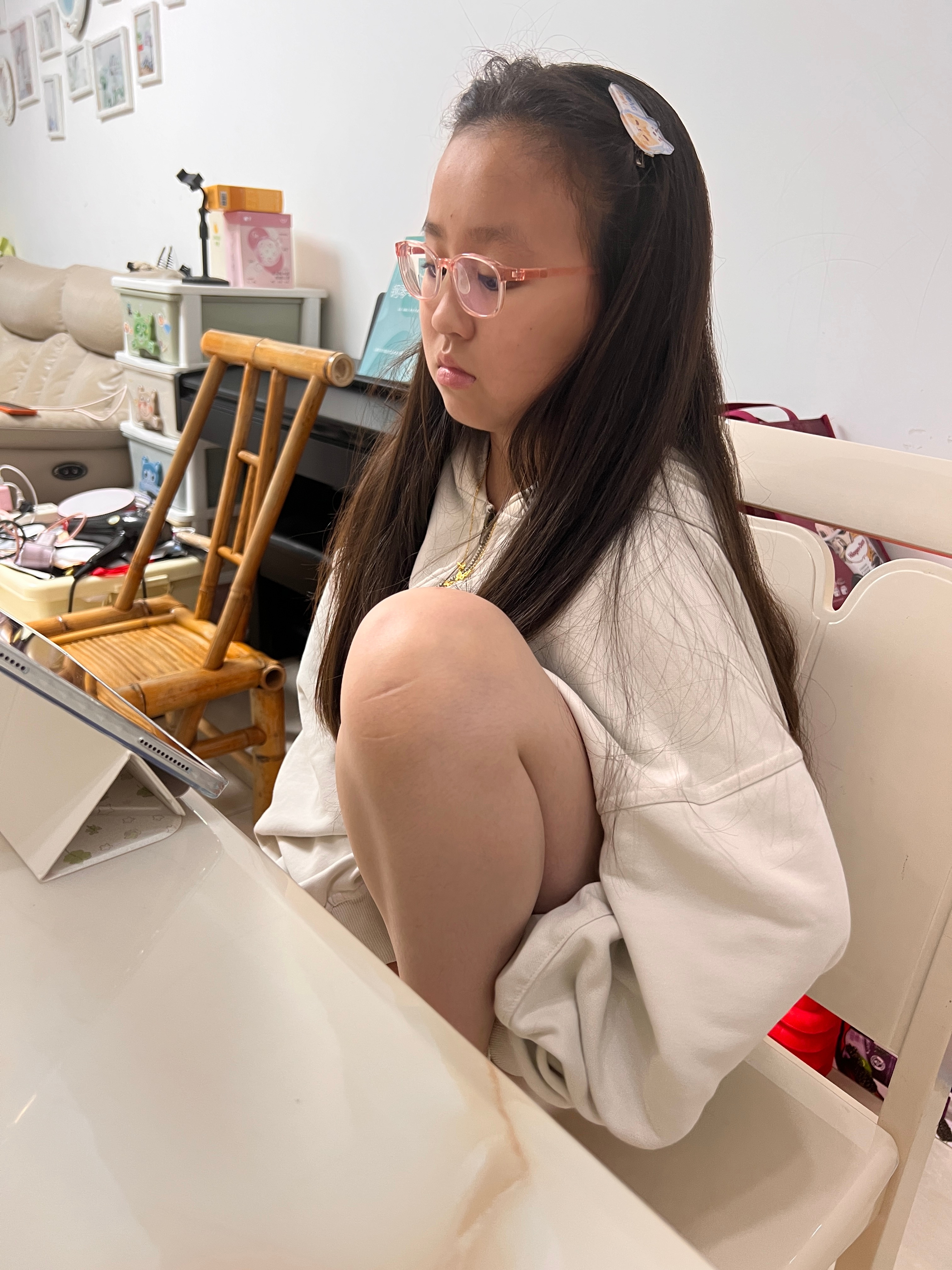 马宝宝在家这件外套是焊死在身上连睡觉都穿着