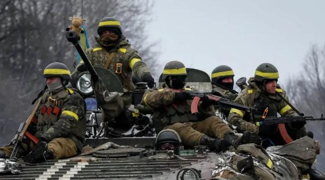 美议员直接喊话美军！据美国媒体报道，美国民主党众议员刘云平公开表示，如果特朗普下