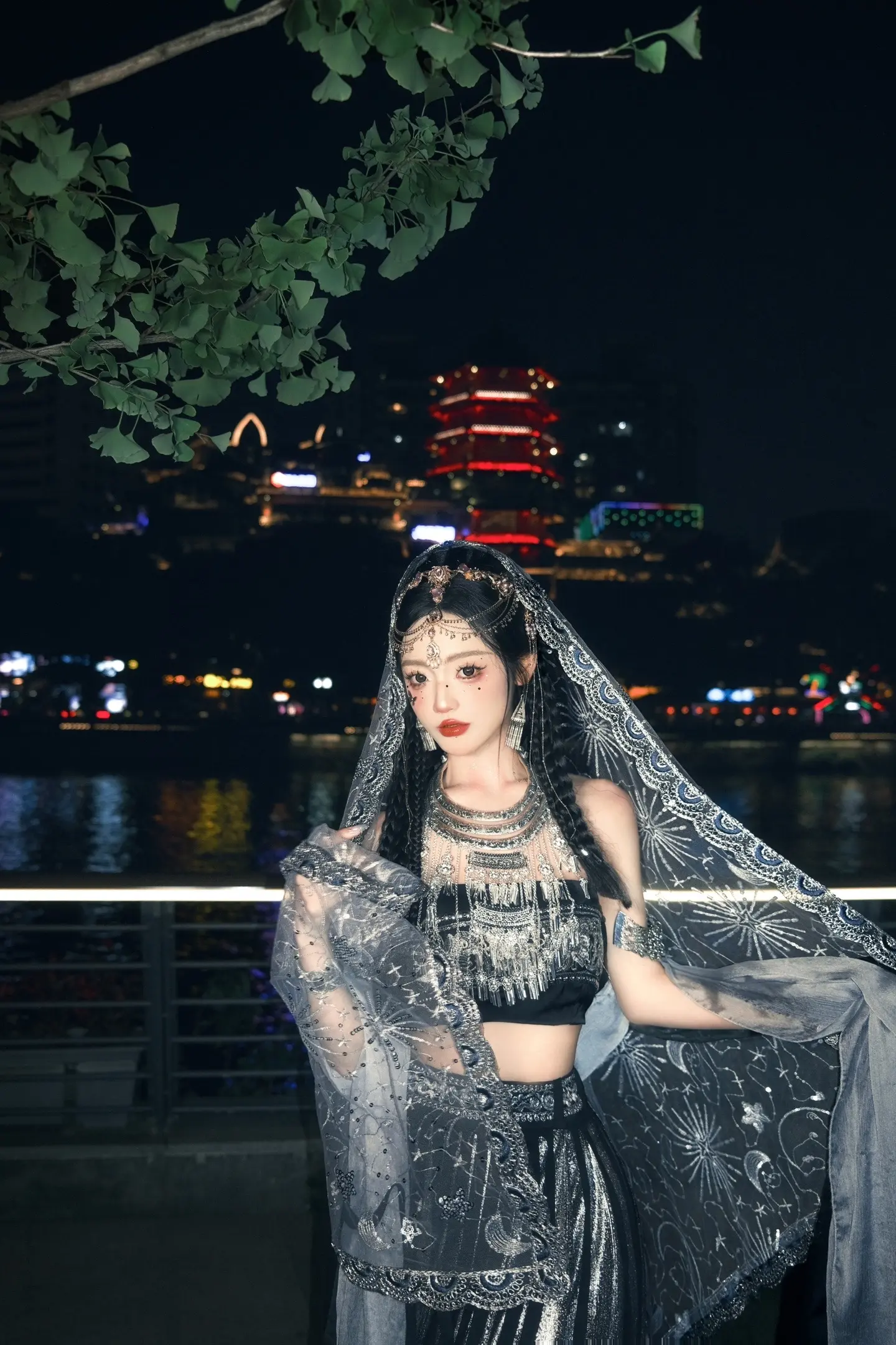不用去西双版纳啦！成都九眼桥也可以拍绝美的西域公主写真