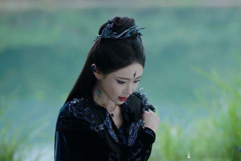 程梓小小的老子小发雷霆 家人们，看《仙台有树》直播笑不活了！程梓一谈到角色，那满