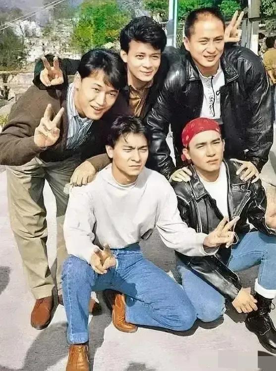 还是华仔最帅，其它四位还是差了点儿……