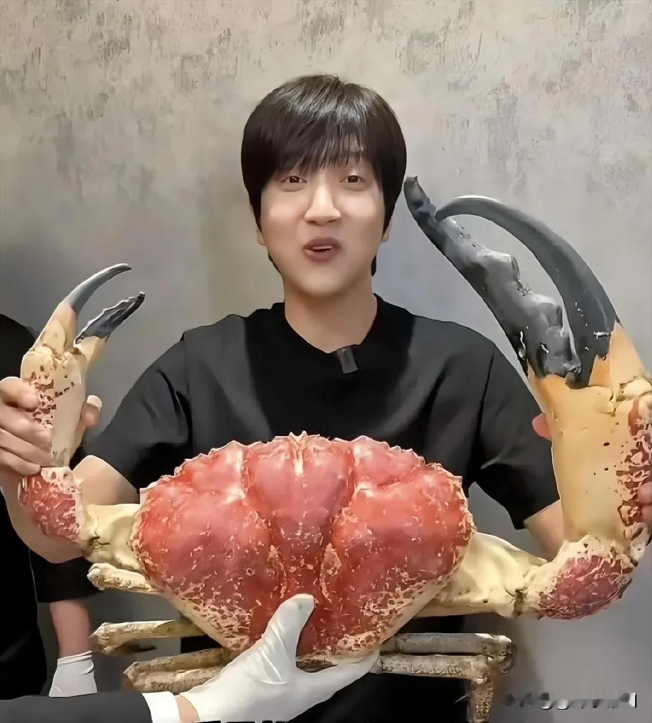 果然，越有钱的人越抠

不信你看4000万粉丝的网红白冰

明明一条20秒的广告