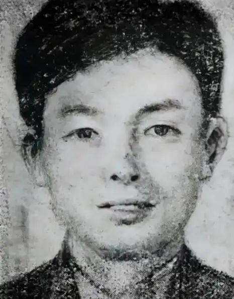 1930年，地下党员傅有智被捕，敌人把他带到了海滩，连开5枪，枪枪命中，谁知，等