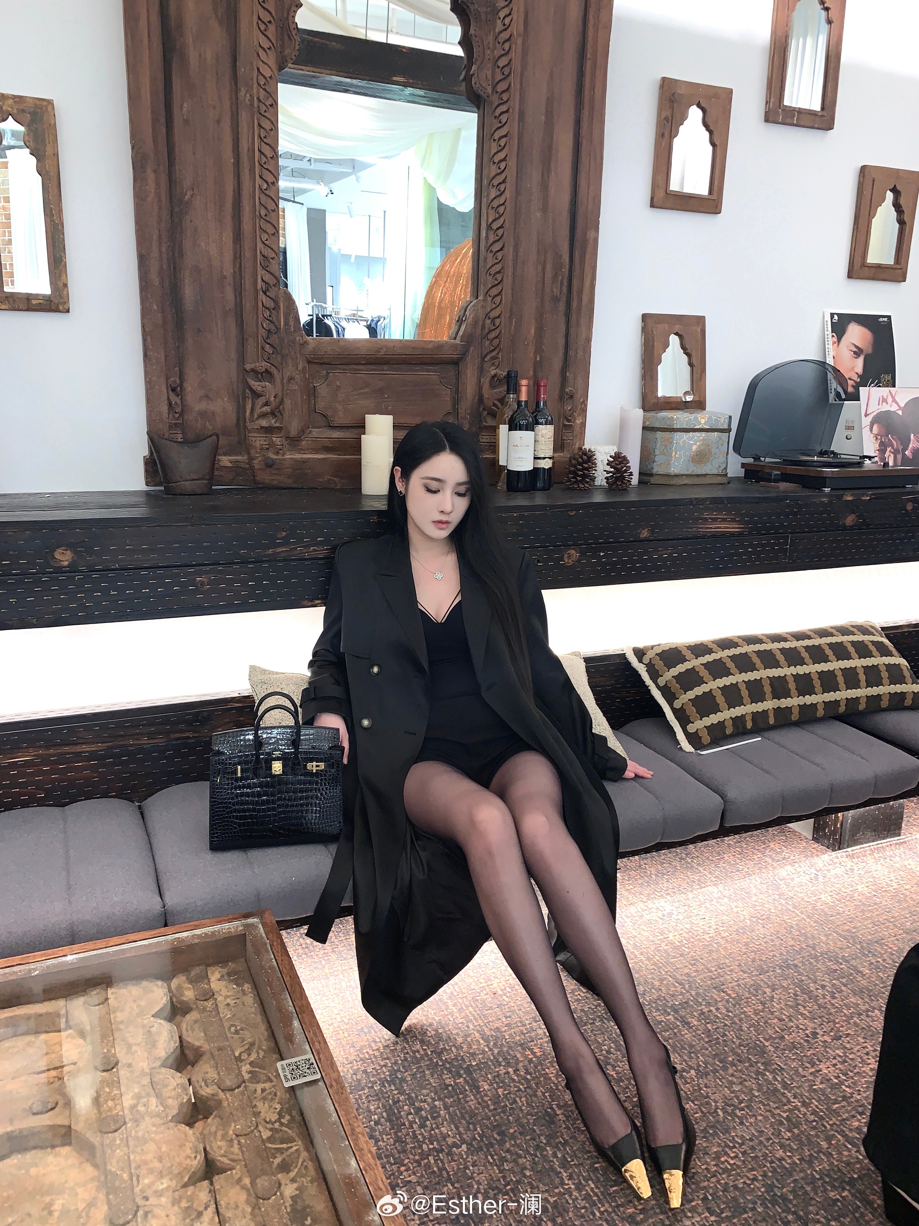 ⋆₊°𝓑𝓵𝓪𝓬𝓴 ⋆₊° ​​​