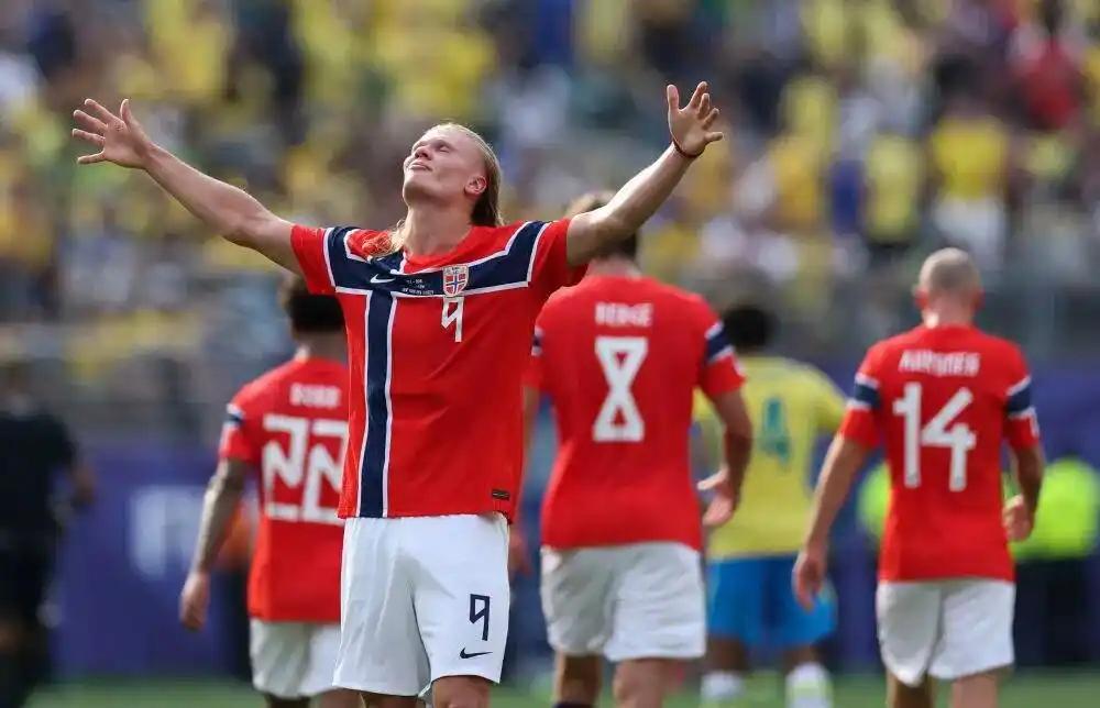 哈兰德告别世界杯🏆
挪威🇳🇴队以1:2输给了英格兰🏴󠁧󠁢󠁥󠁮󠁧