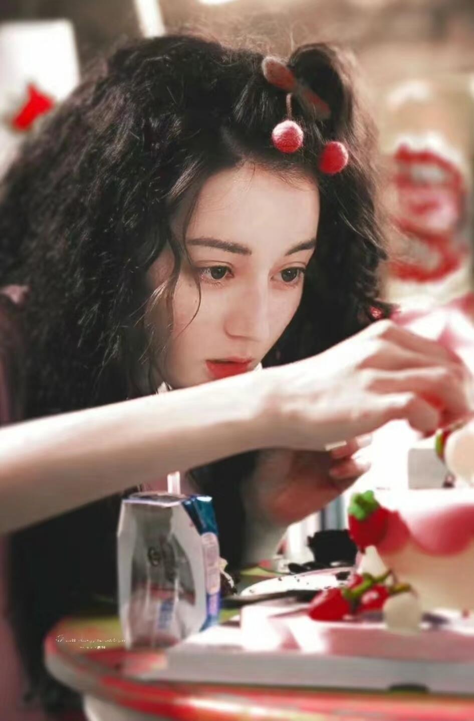 漂亮的李慧珍开播九周年由迪丽热巴主演的《漂亮的李慧珍》开播九周年啦，遇到李慧珍的