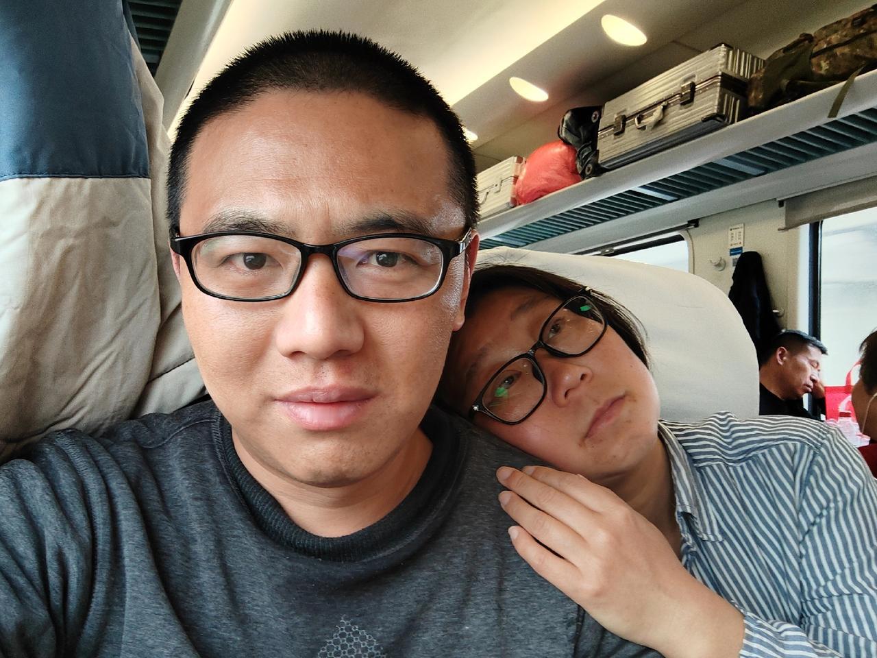 一直都有人问我为什么不和小姐姐结婚？都说小姐姐的条件那么好，她在大连有两套房子，