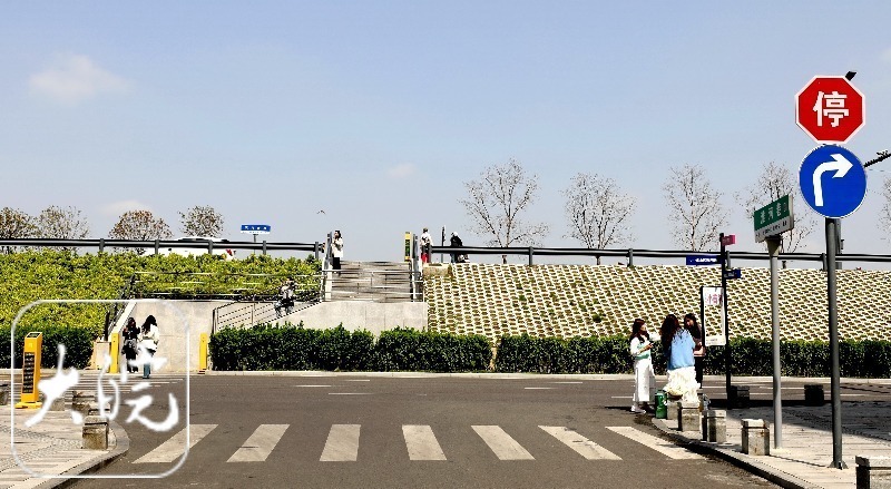 【#二十多年镜头记录淮河蝶变##跟着镜头看淮河越来越美#】千里淮河，古称淮水，在