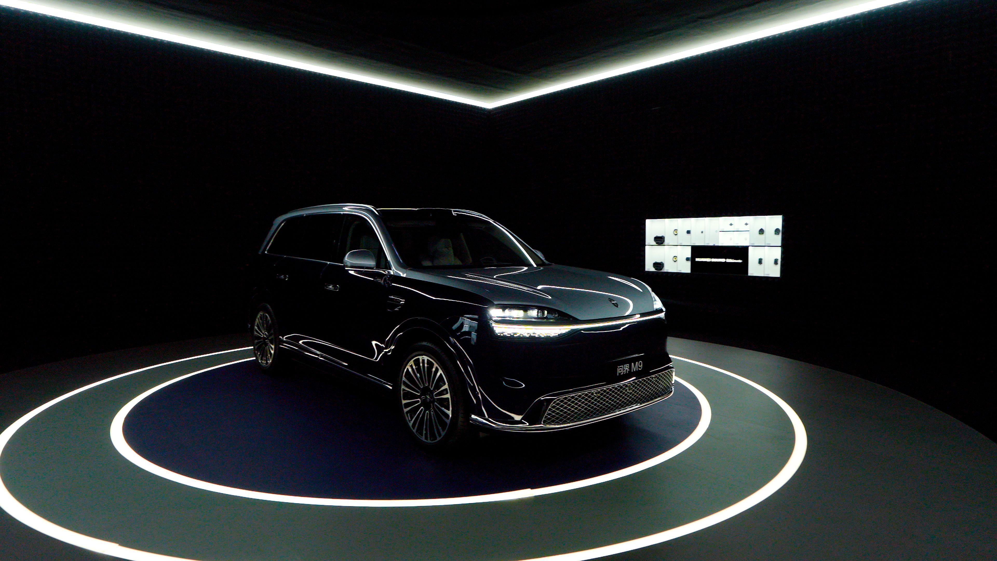 问界M9实车4月24日亮相北京车展 各位，有没有发现，豪华SUV的换代往往比想象