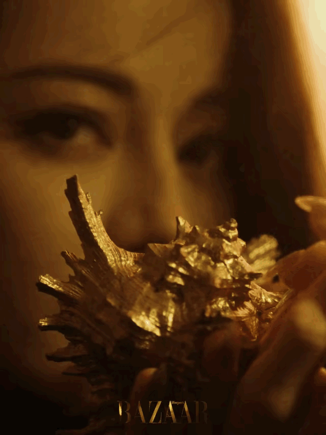 迪丽热巴和杨紫的最新杂志谁的时尚表现力更好？ ​​​