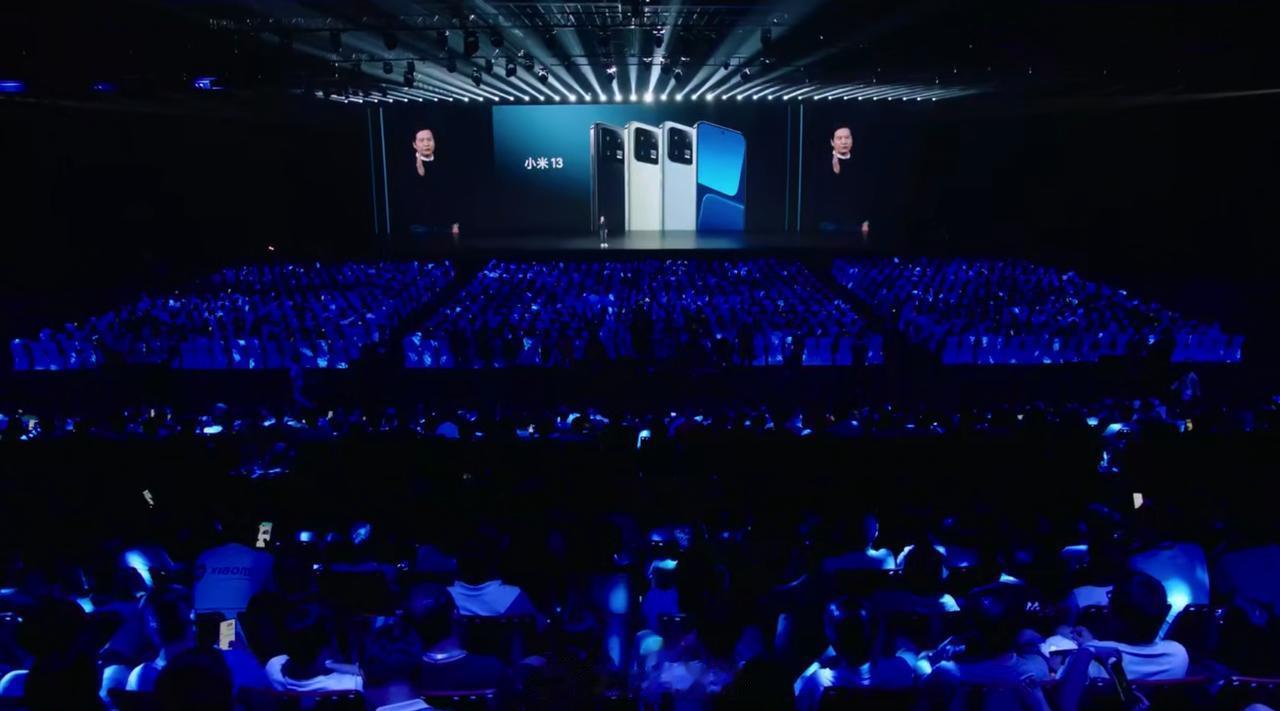   发布会已经过去一个小时了，新品还没开始[允悲] 雷总这些成长故事鸡汤到大家了