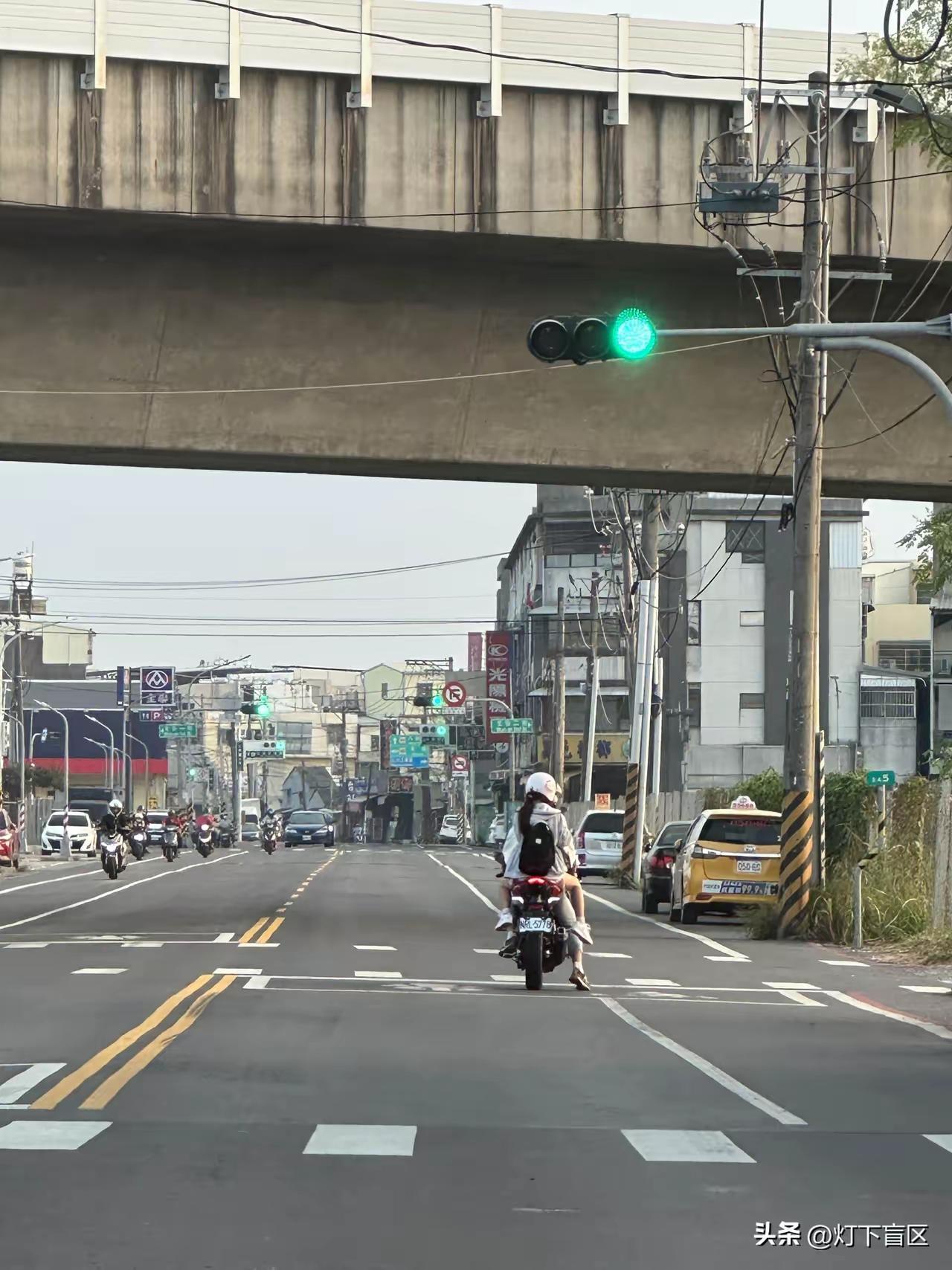 台湾人需要思考这样一个问题，为什么台湾满大街的机车，这么好的机车文化，却没有出现
