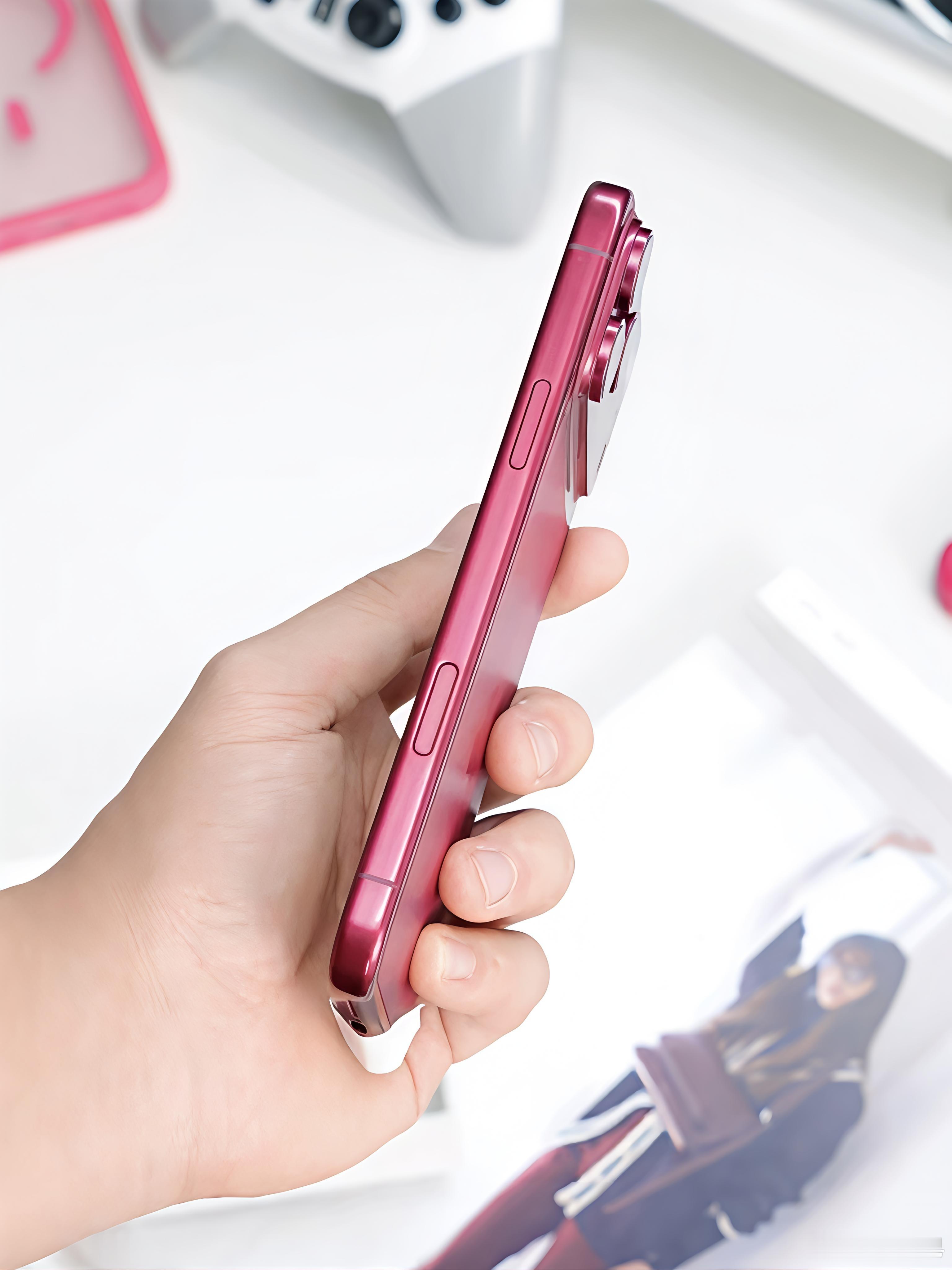 iPhone最抢手颜色 这个樱桃红吧，可能我认为会替代掉那个橙色，颜色不错，女孩