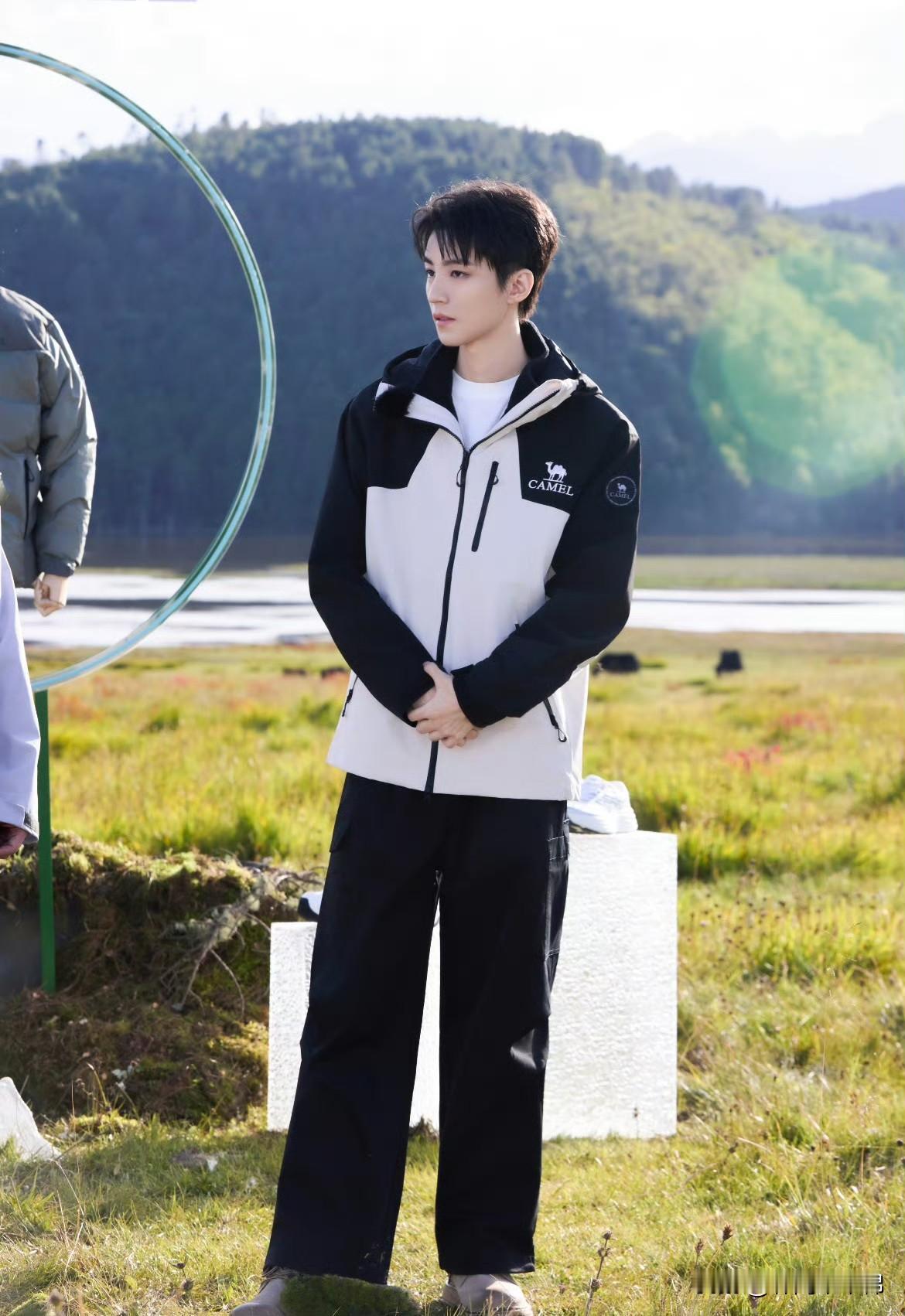 谁家品牌道歉信上连个公章都没有？骆驼给王俊凯的致歉信上就没有！

王俊凯也是人在