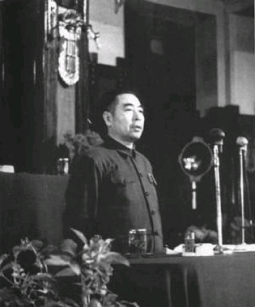 1956年，一名外国记者在北京采访周总理：“如果蒋介石回到大陆后会如何安排？”