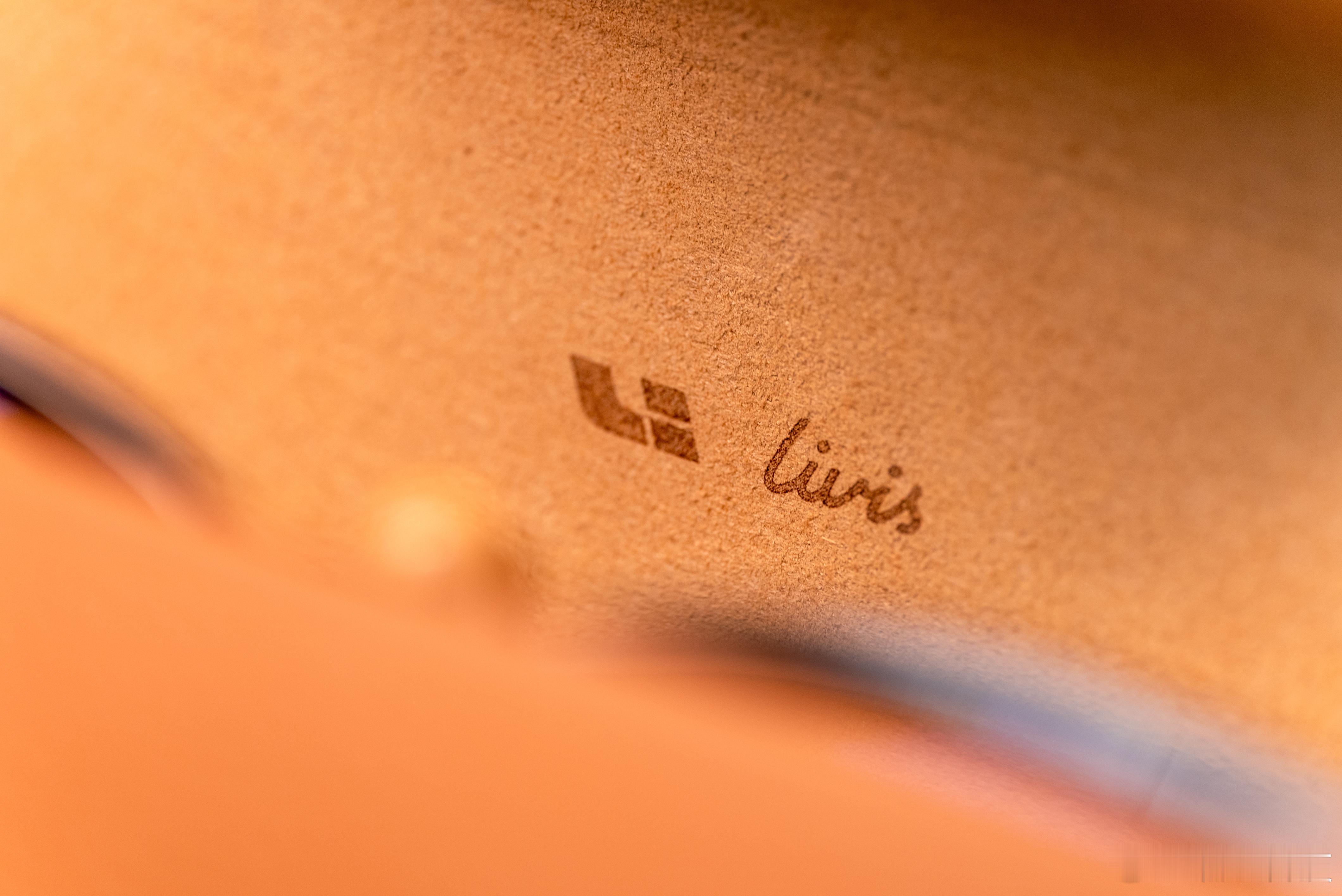 跨界的风还是吹到了理想～抱着好奇的心态，试戴了这款理想AI眼镜没想到理想做的眼镜