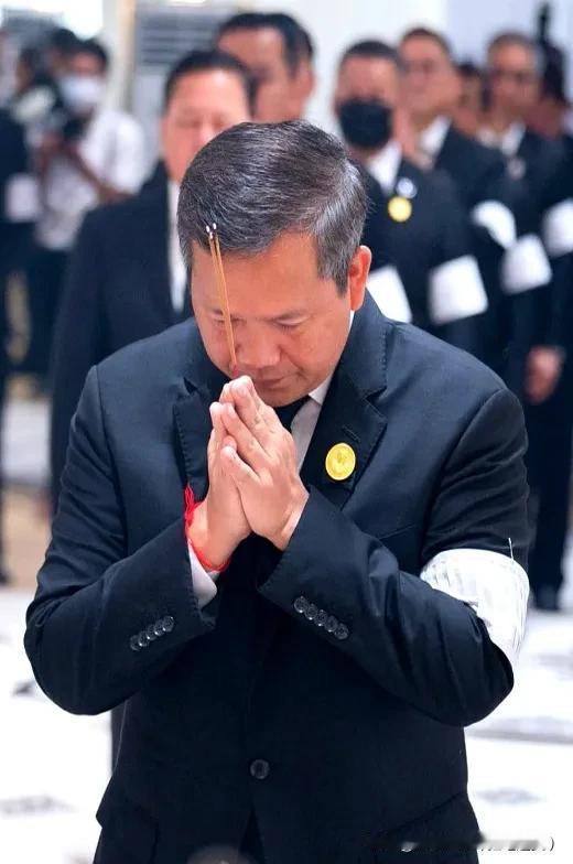 泰柬边境冲突持续升级，美国几番高调介入调解，却没能平息战火，反倒让局势愈发混乱，