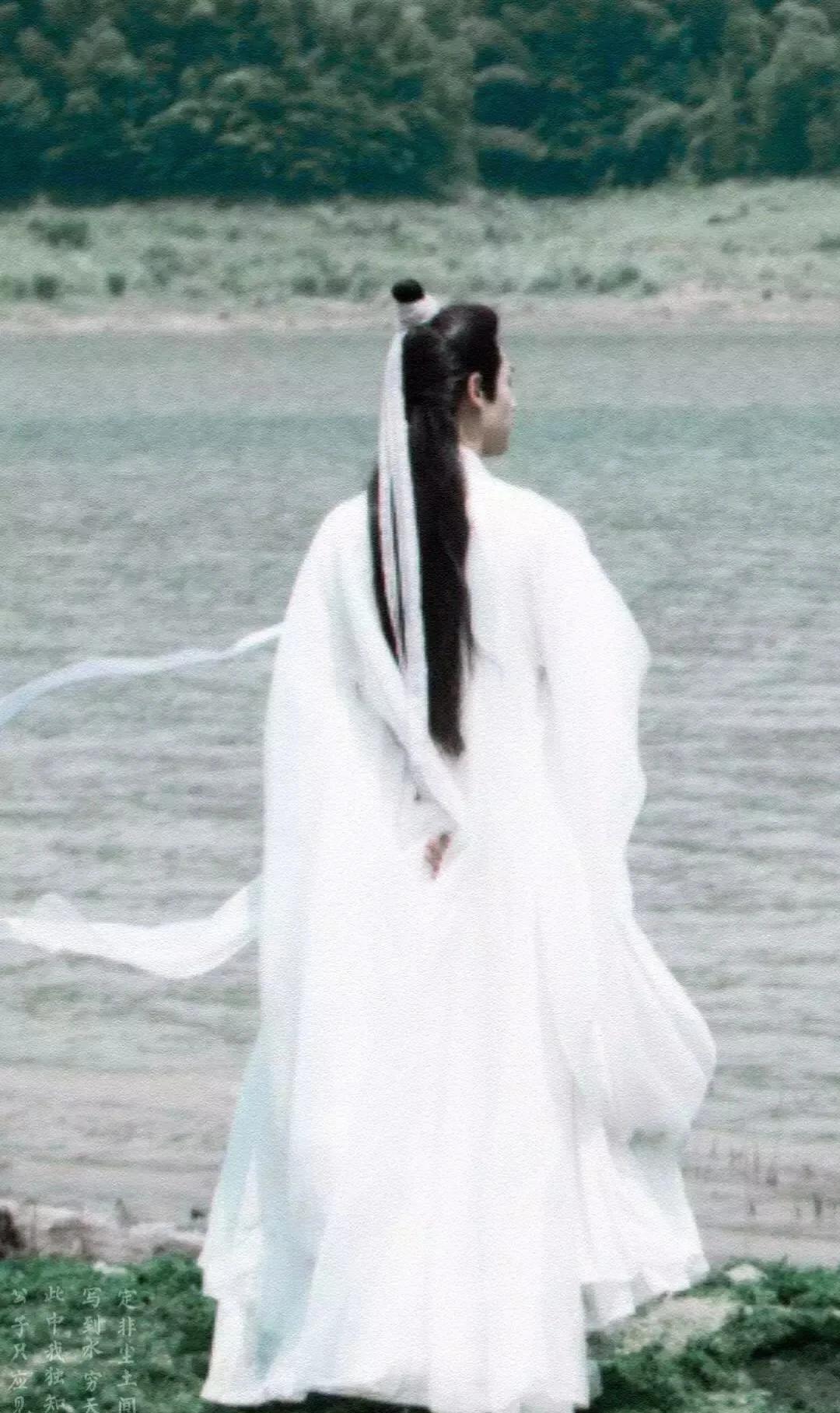 古装剧中的经典背影（男明星版），你能认出哪几位？