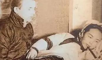 1938年一天夜里，日本特务葛海禄在追击东北抗日联军时突然性瘾大发，便偷偷从样子