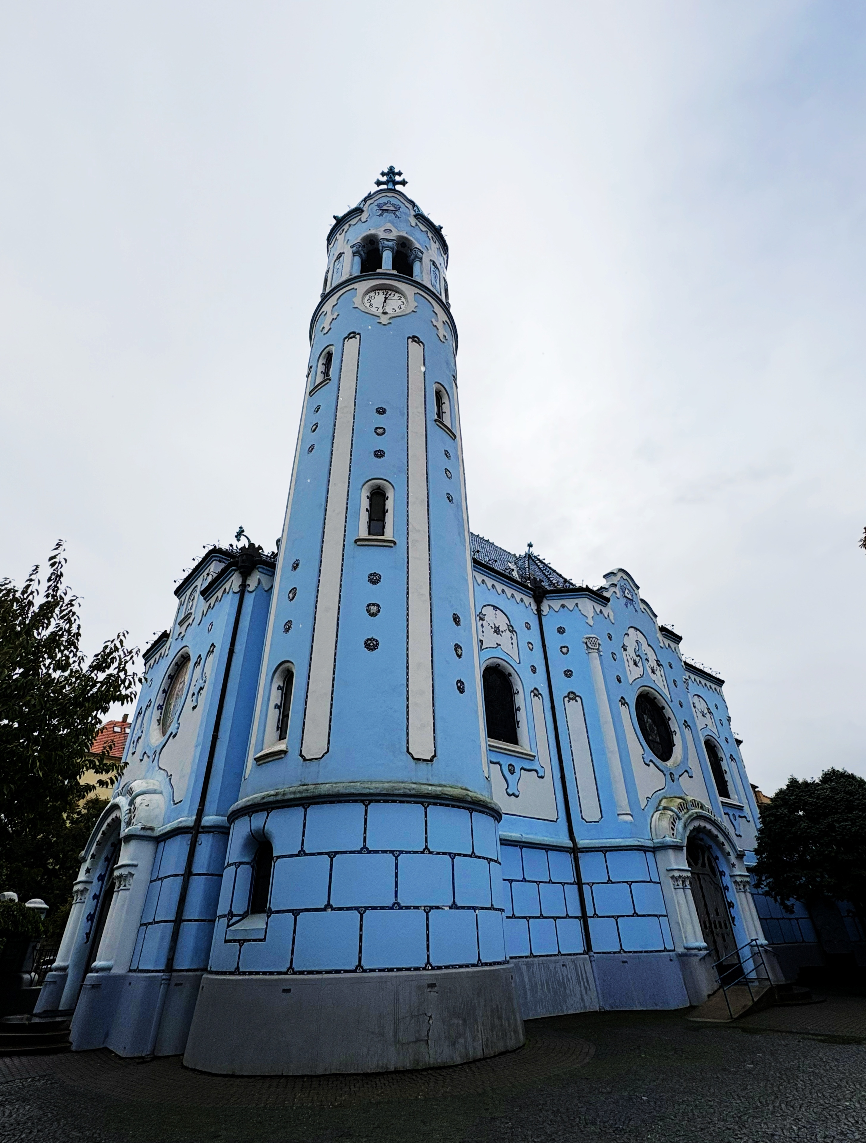 今年拜访过的几个教堂:图1 是斯洛伐克布拉斯斯拉法的Church of St. 