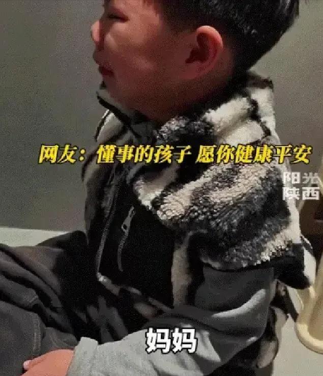 谁能接受的了啊，河北，一男孩妈妈因病去世，有一天，孩子回家就跟爸爸说，自己想一个