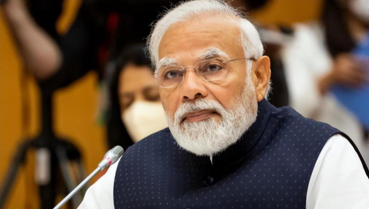 谁能想到，前脚刚被大洋彼岸的关税大棒砸得眼冒金星，后脚那个天天嚷嚷着要“硬刚”的