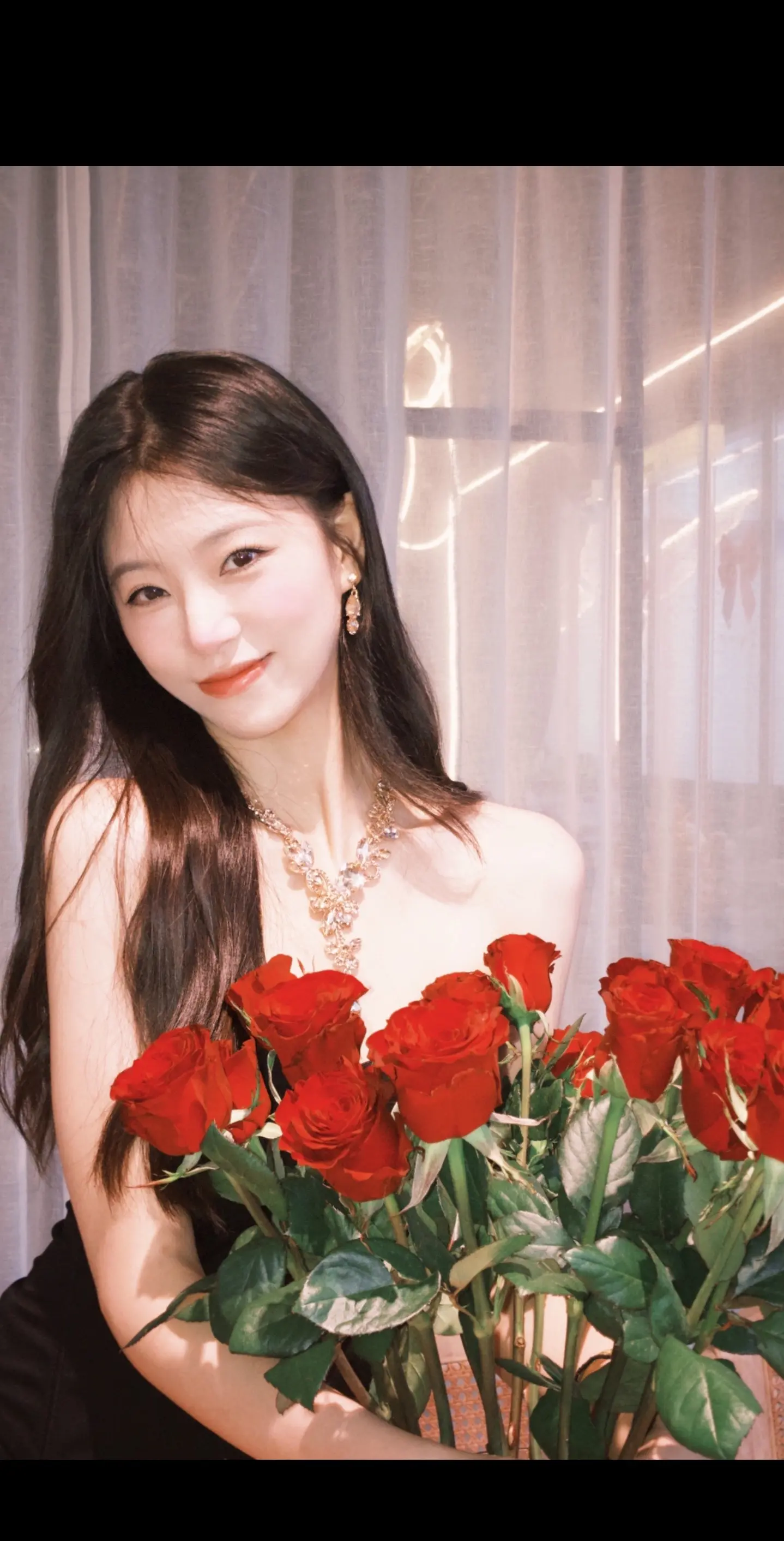 凌晨四点我看见 海棠花未眠。