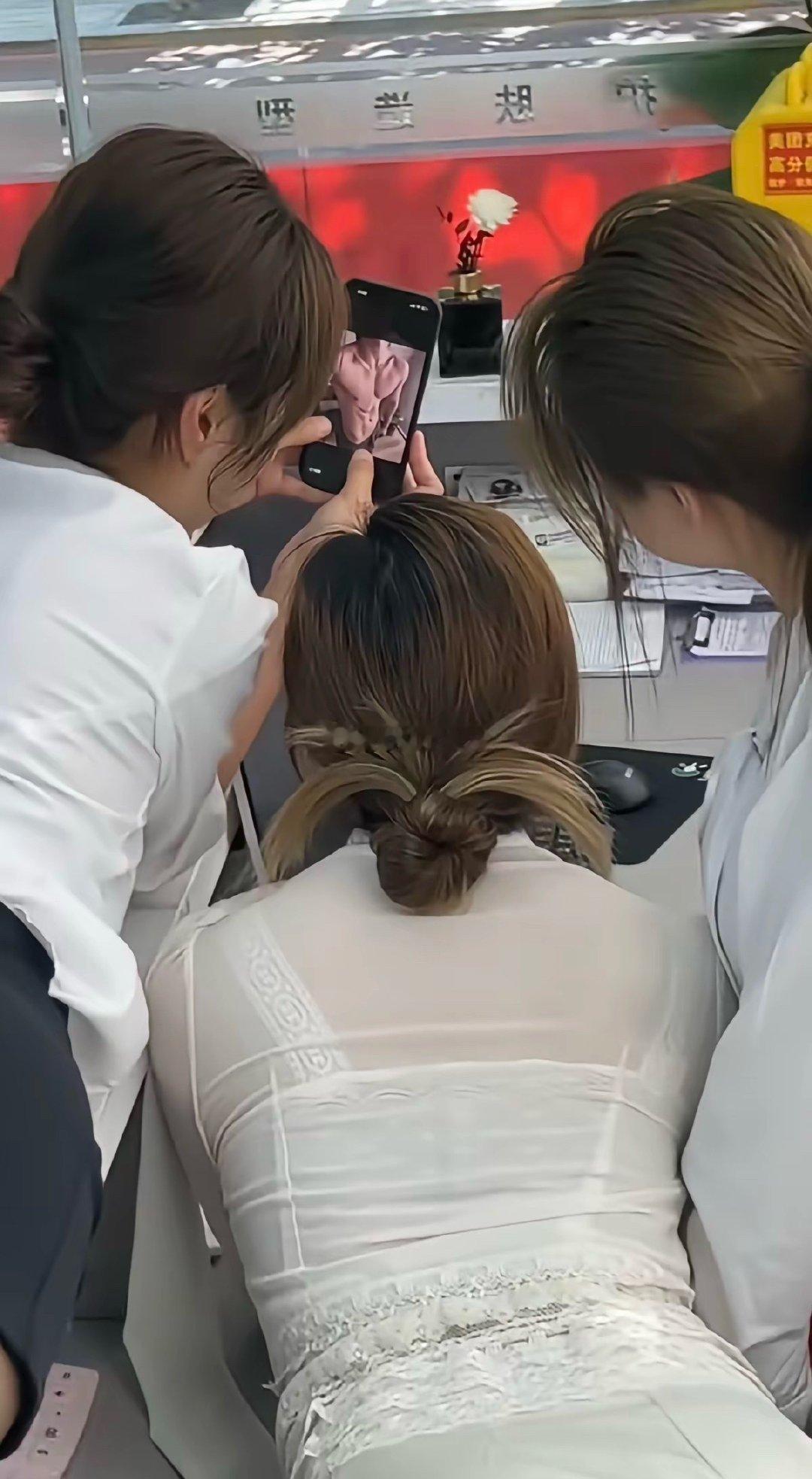 三个女人一台戏。