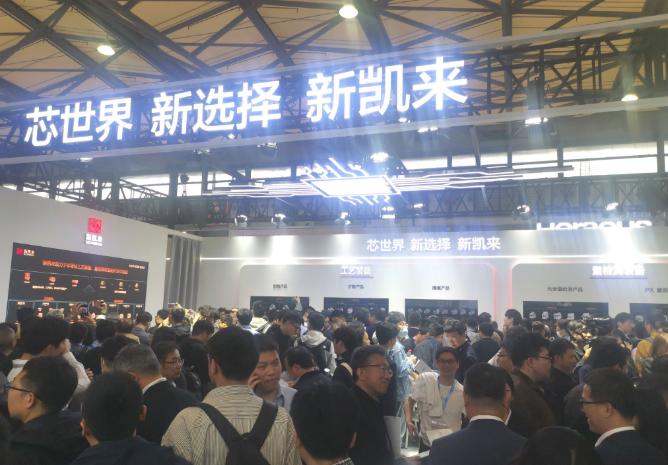 中国留给美国只有5-8年时间。

2025年3月，深圳半导体新锐企业新凯来技术有