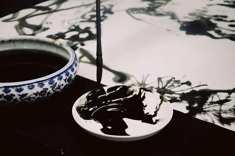 茶叶茶道茶香，请对下联品茶论联 
上联:  茶叶茶道茶香，
下联：墨痕墨韵墨香。