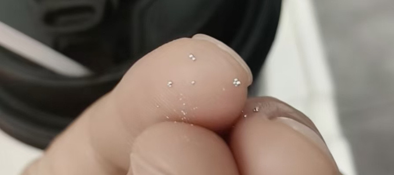 【“水银奶茶”再起波澜：网友质疑投放者为饮用者男友】#网曝奶茶中水银为饮用者男友