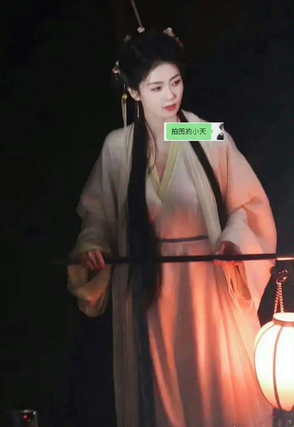 白鹿 陈都灵 提灯造型 ​​​