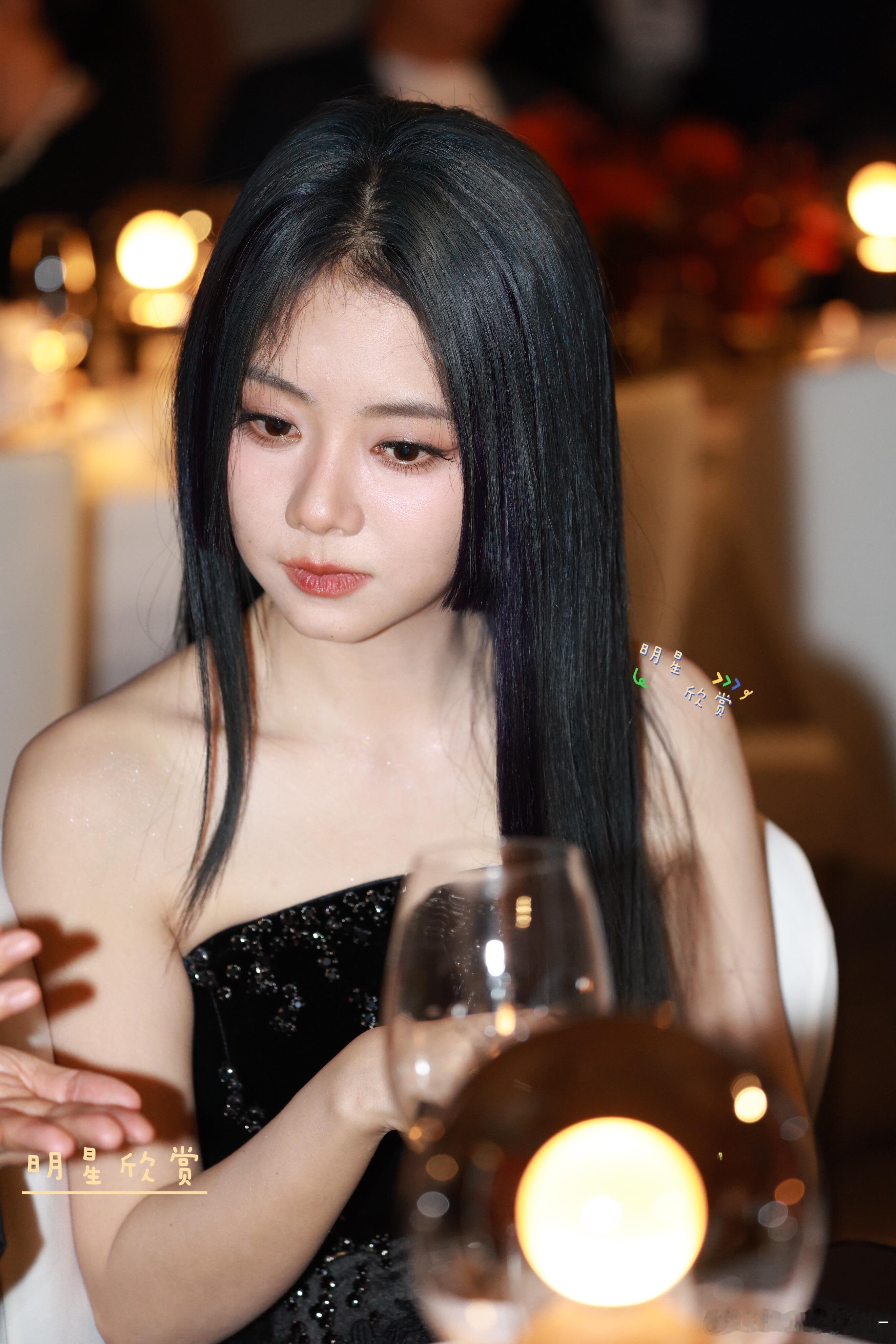 35岁的谭松韵 ​​​