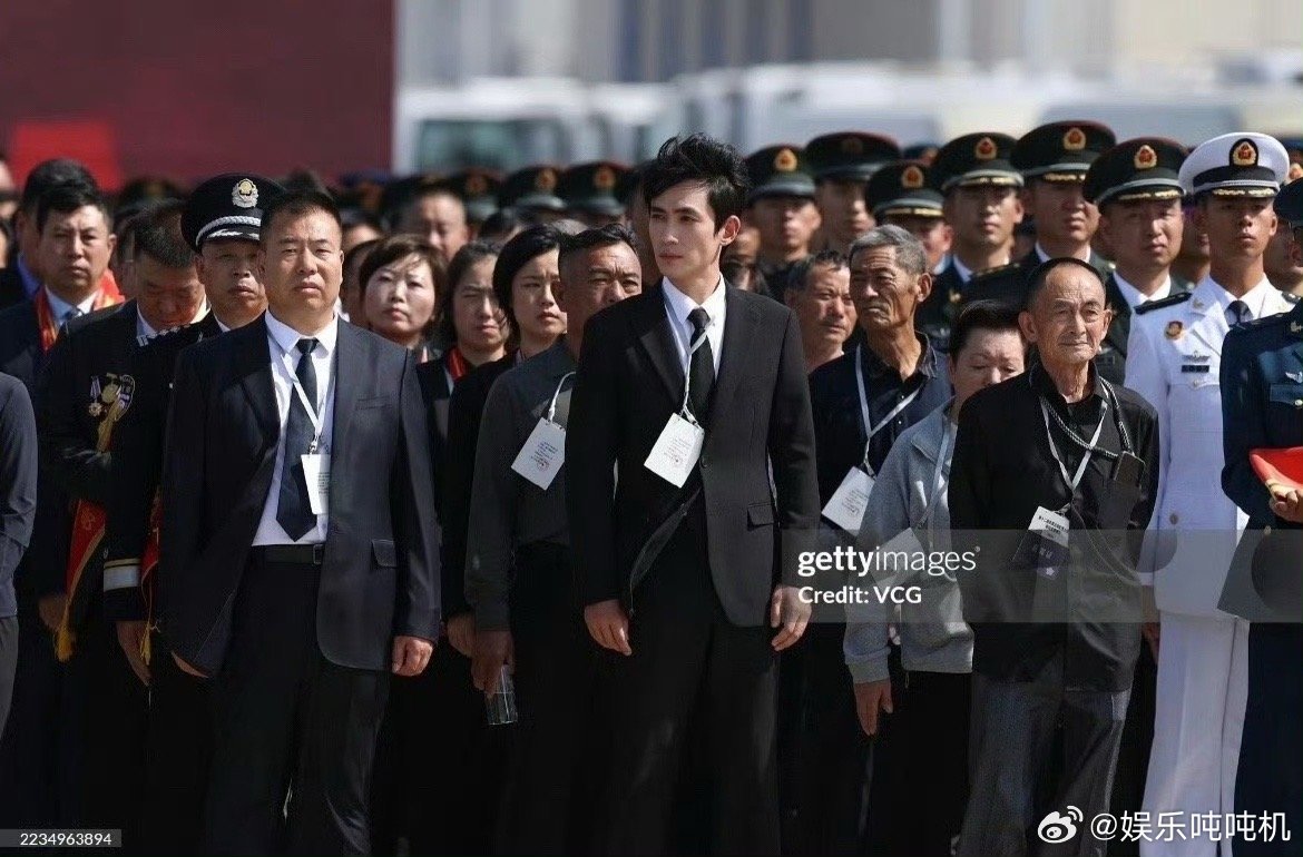 李想真想带你看看如今的好日子 第十二批烈士遗骸归国，不仅是对烈士的告慰，也是对后