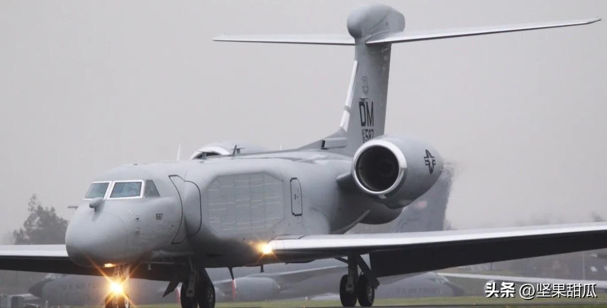 又来两架靶子，据TWZ报道，两架美国空军新型EA-37B“指南针呼叫”电子战飞机