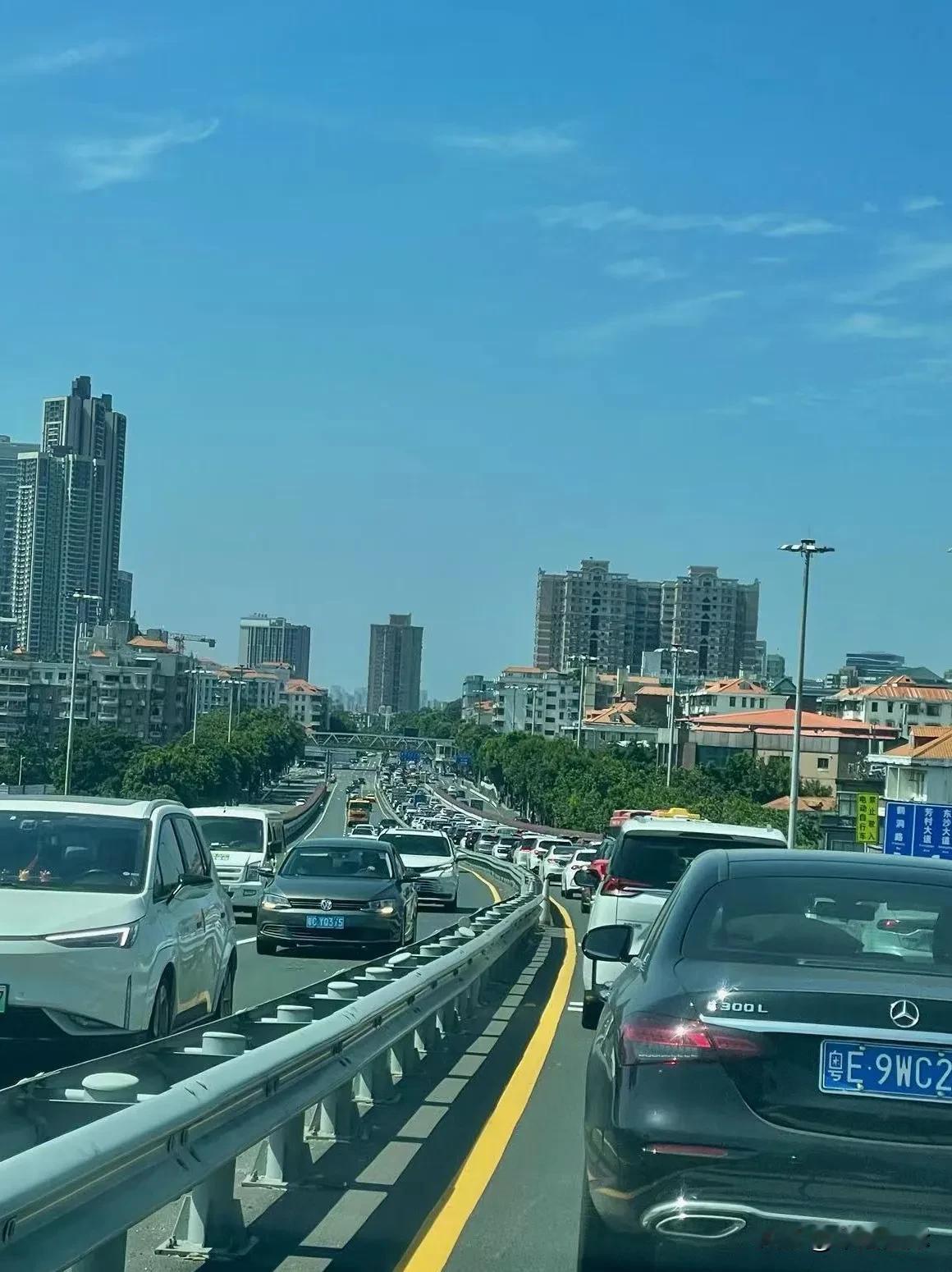 不要以为2号就不堵了，聪明的人都挤一起了[捂脸][捂脸]#堵你最少看两遍# #好