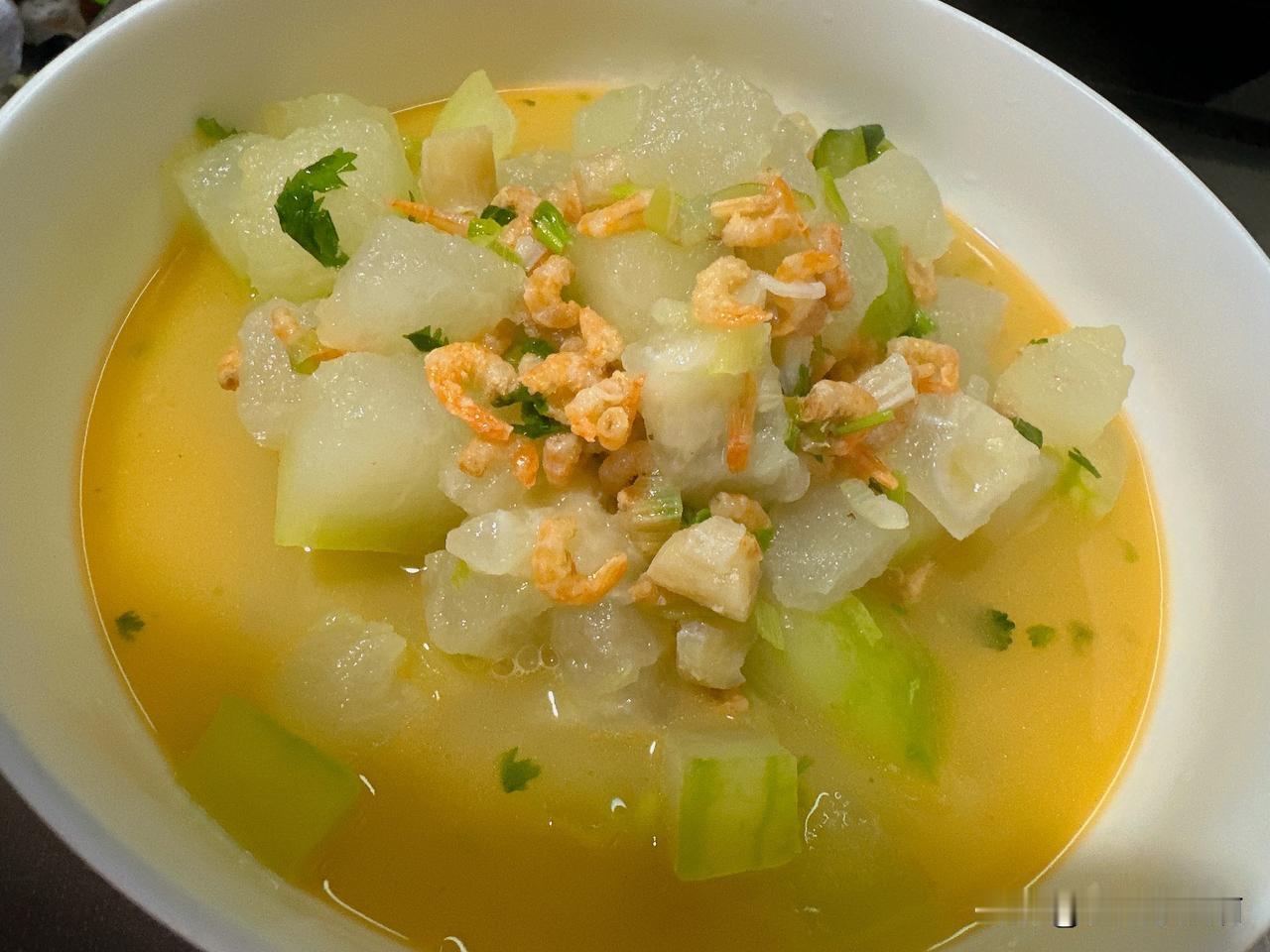 俺伙计说：“哥，你别着急，这带鱼酥我也着急，凑不齐那些鱼，没货，要不我那里一点先