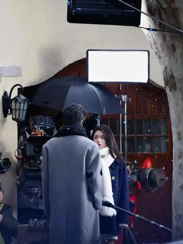 顾漫写雄竞这块一直很权威顾漫创下“部部爆款”的神话《骄阳似我》尚未开播便陷入舆论