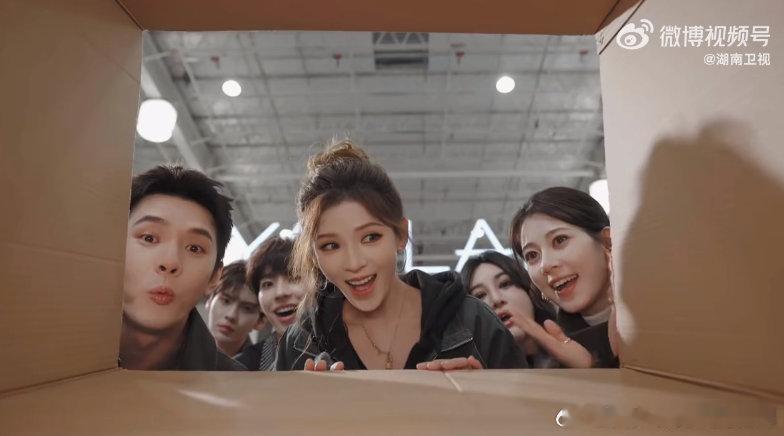 合伙人今日开播合伙人快乐不打烊！《合伙人》今日开播，追就完事了！ 