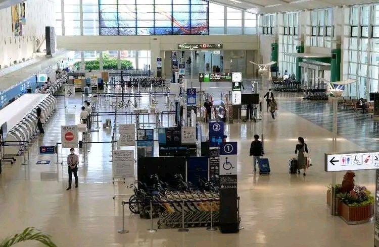 这几天日本人开心极了，因为中国游客不来了。
有日本网友这样说：中国游客不来日本，