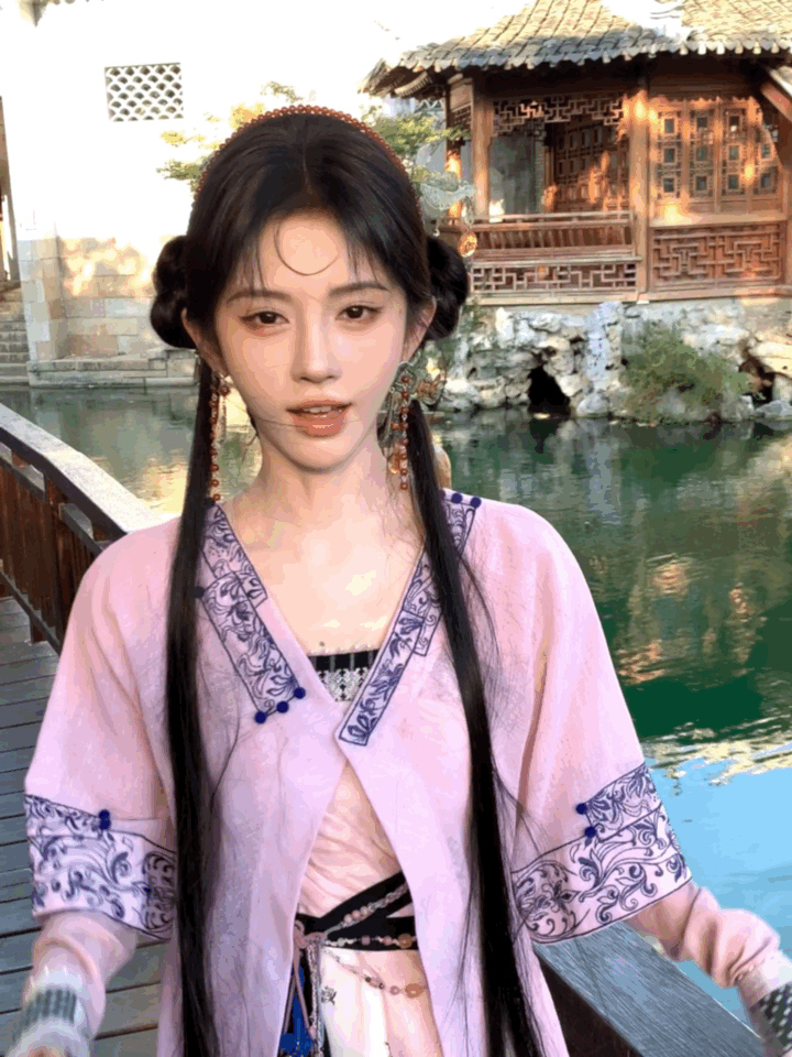 我的点赞特效变成阿黛了，不信你试试？ 