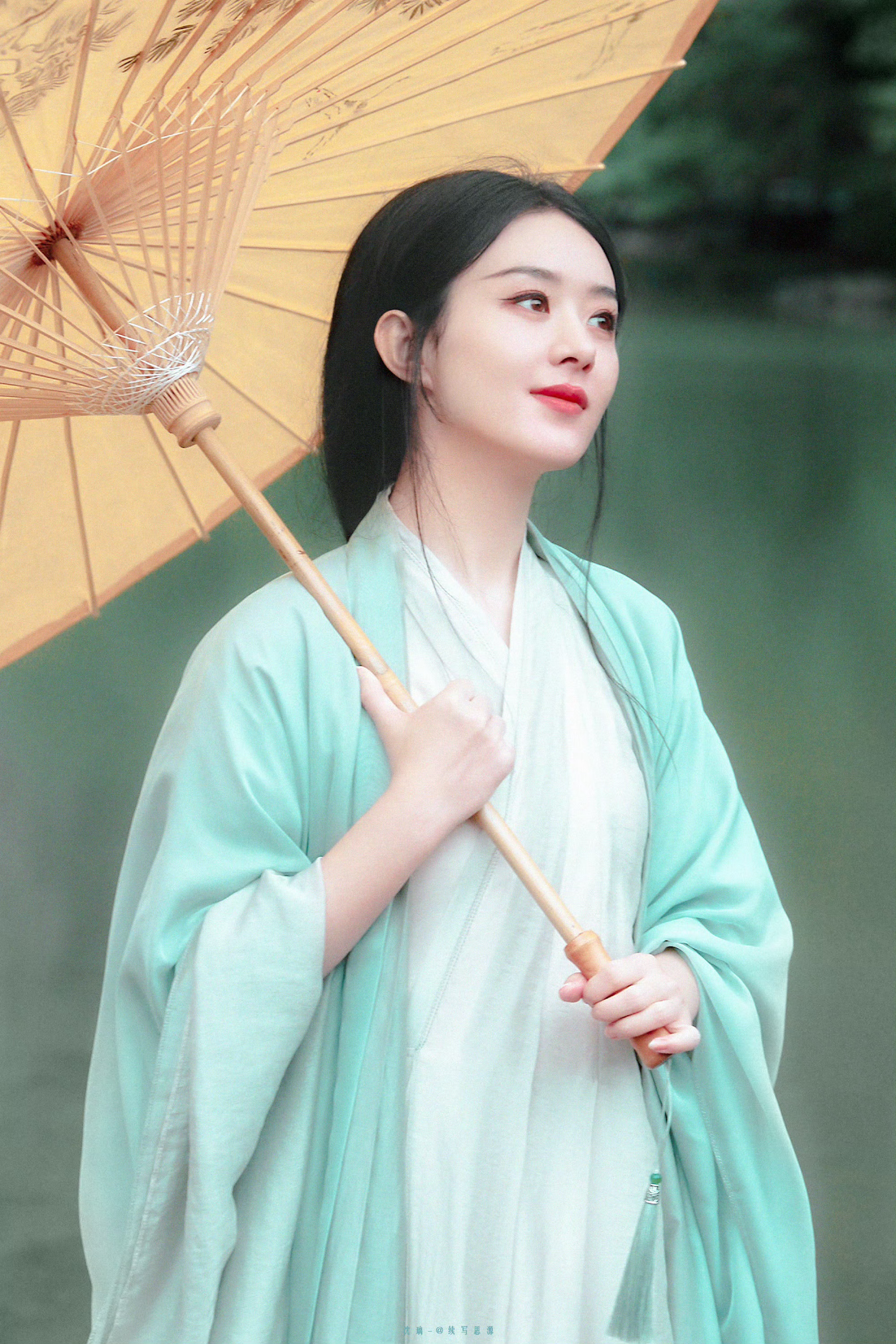 赵丽颖 zly赵丽颖李秋萍 zly赵丽颖小城大事“你如天边耀眼的太阳闪烁着希望的