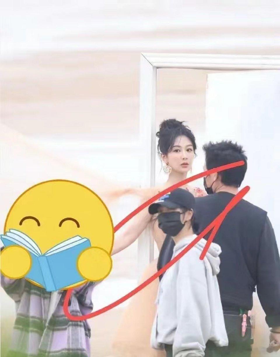 #杨紫裸色红花透视裙##杨紫舞台彩排路透# ​ 还是等工作室出图吧[哇] ​​​