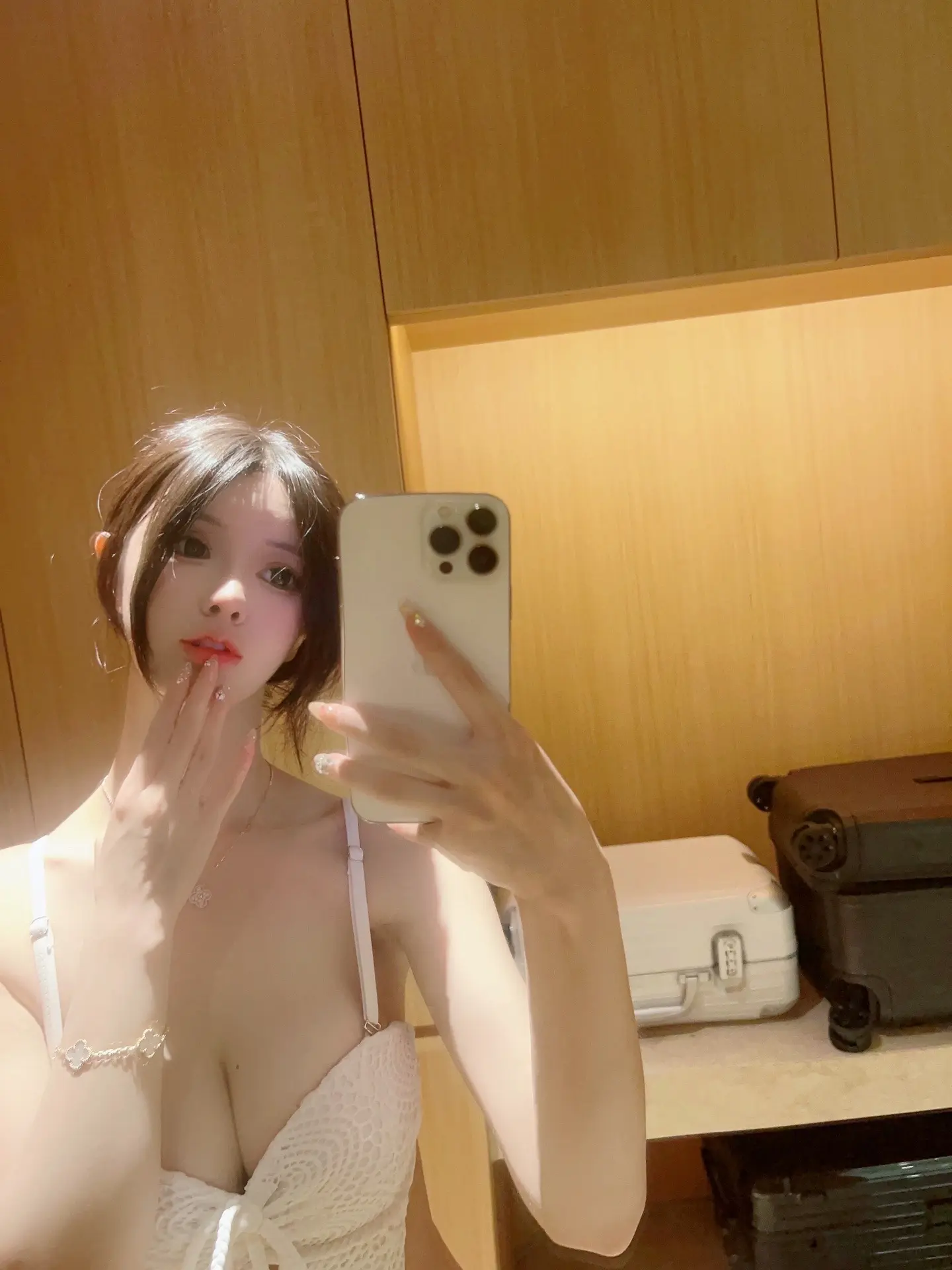 伴我星夜里幻想。