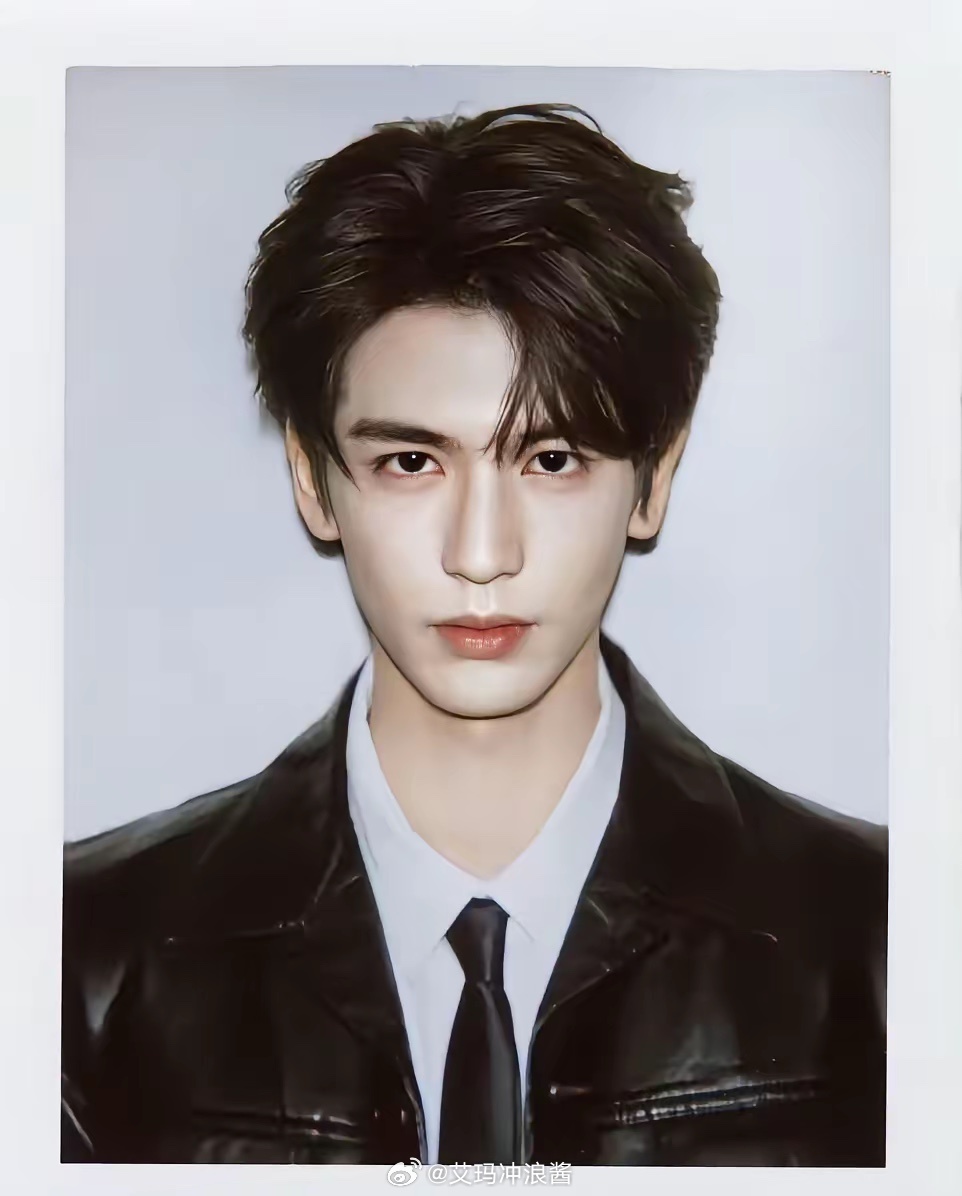 老天奶...这哥现实中这么恐怖吗? 