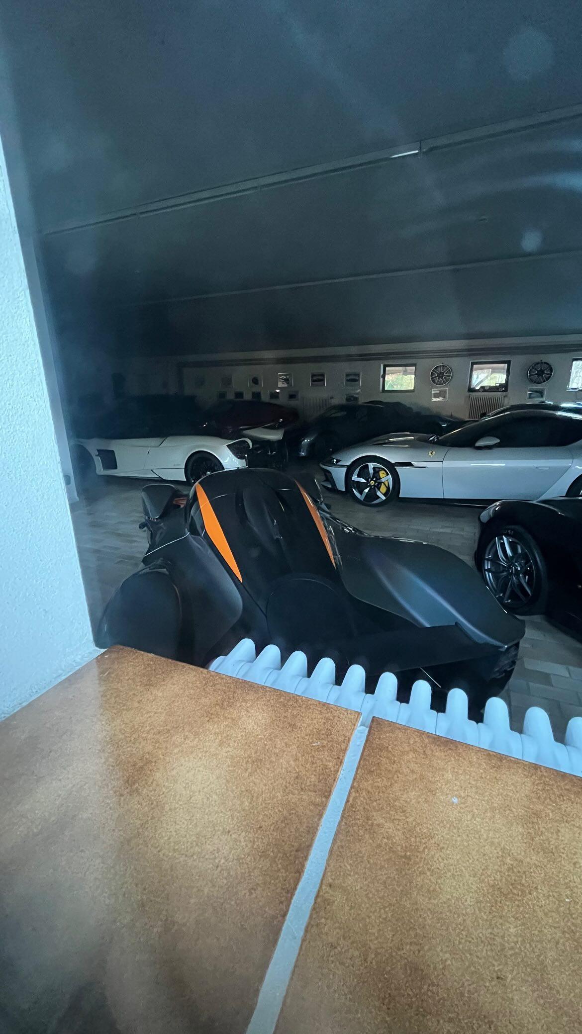 时过境迁，曾经国内Hypercar收藏家付总也将手上唯一一台Pagan...