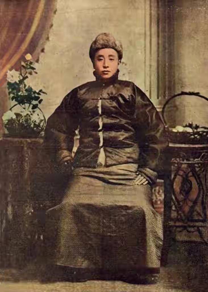 真没想到，张作霖小时候也吃了不少苦，为了生计还认了不少的干爹干娘。
其中的一个孙